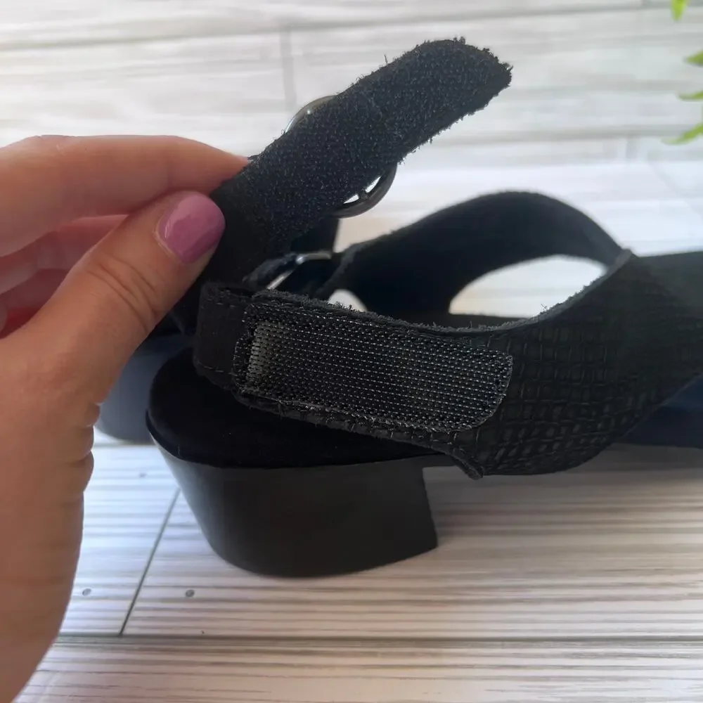 Munro 'Jenny' Black Lizard Print Nubuck Open-Toe Sandals Size: 8.5N Narrow Fit - Picture 8 of 13